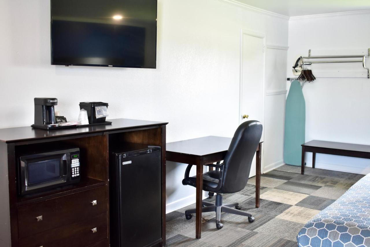 Rodeway Inn Swainsboro Екстериор снимка