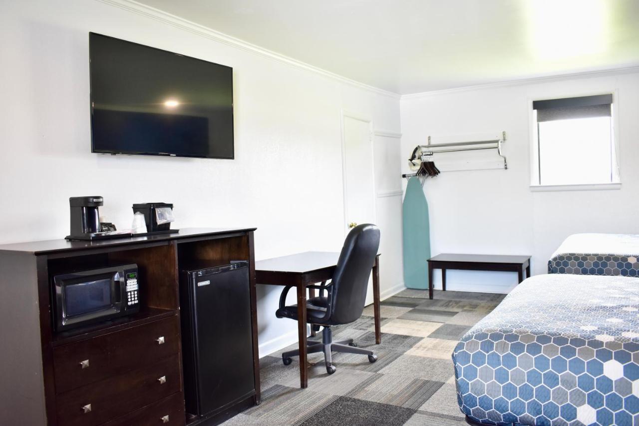 Rodeway Inn Swainsboro Екстериор снимка