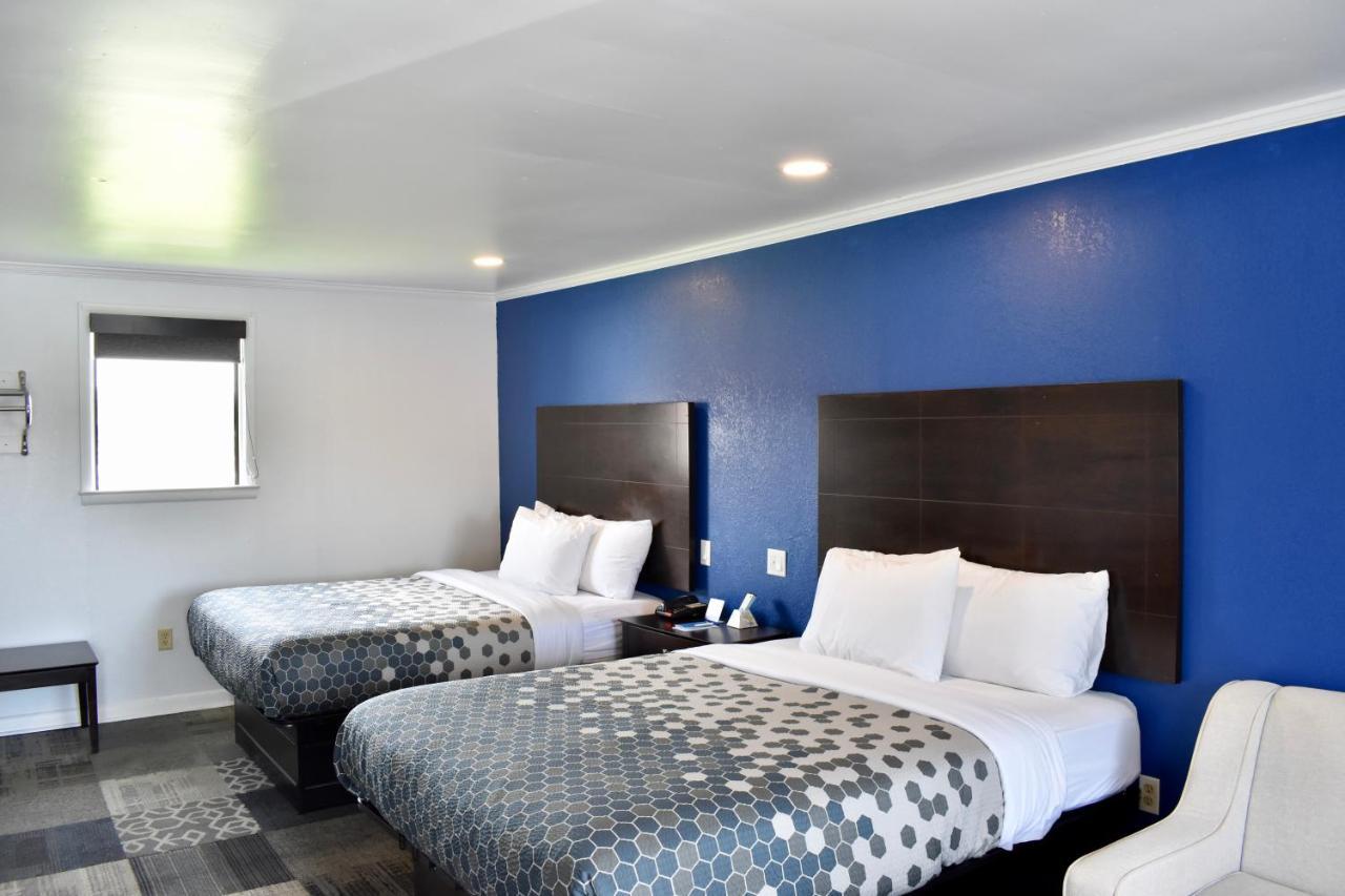 Rodeway Inn Swainsboro Екстериор снимка