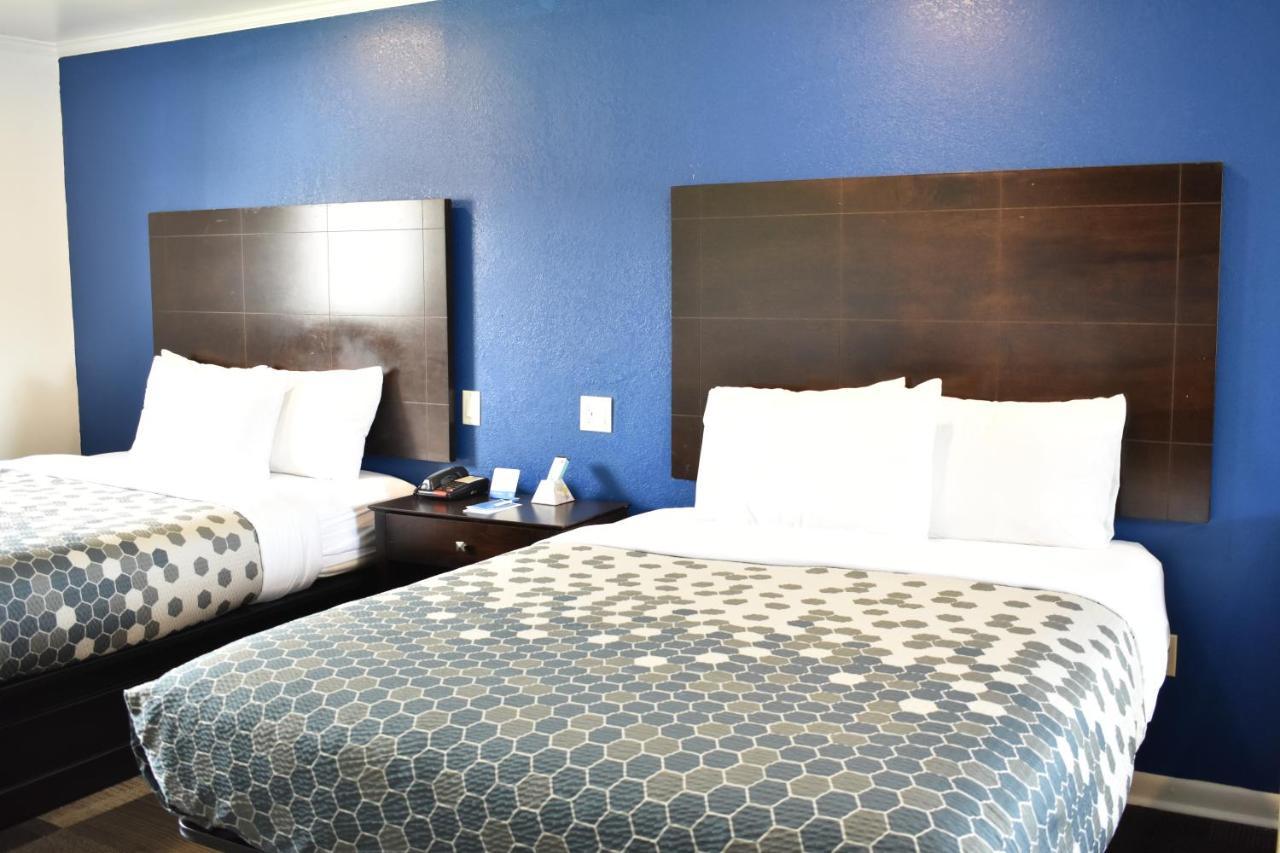 Rodeway Inn Swainsboro Екстериор снимка