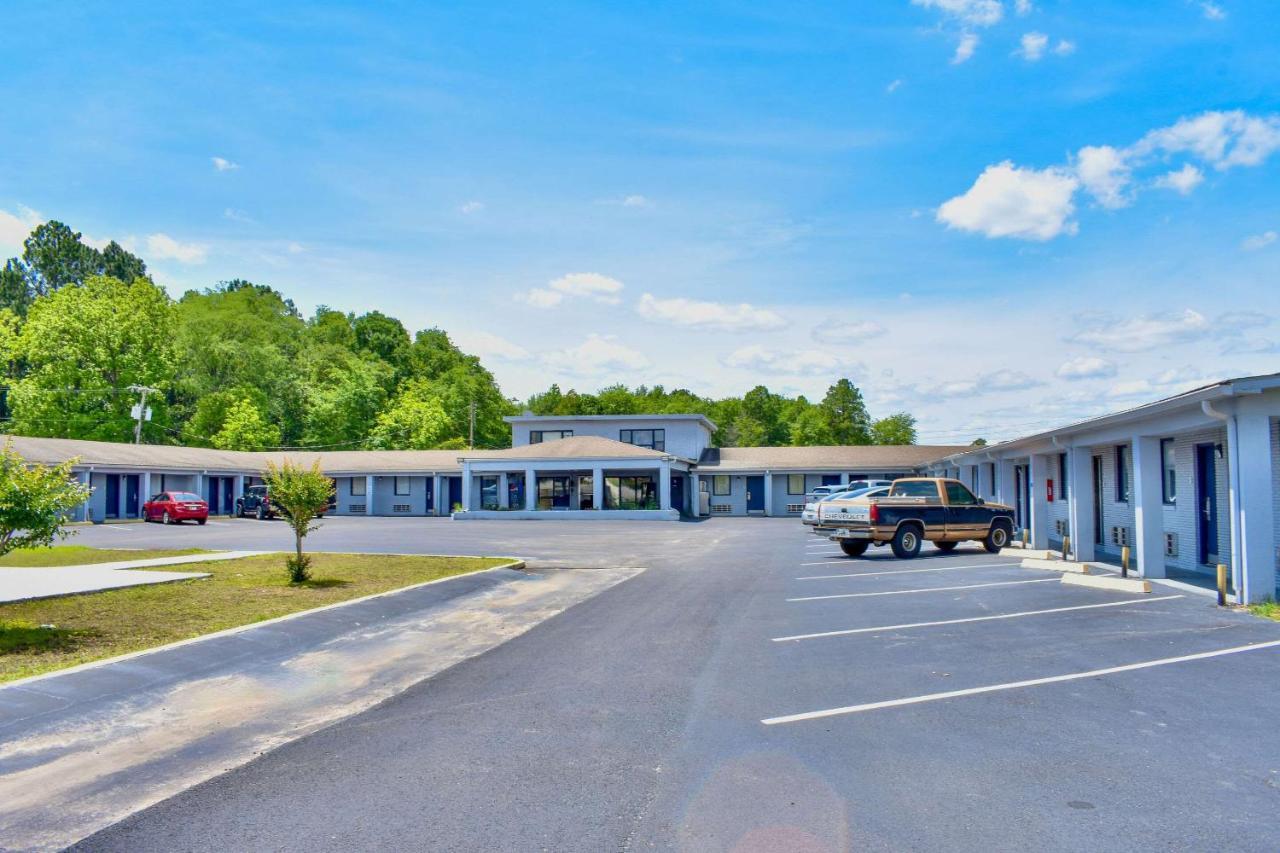 Rodeway Inn Swainsboro Екстериор снимка