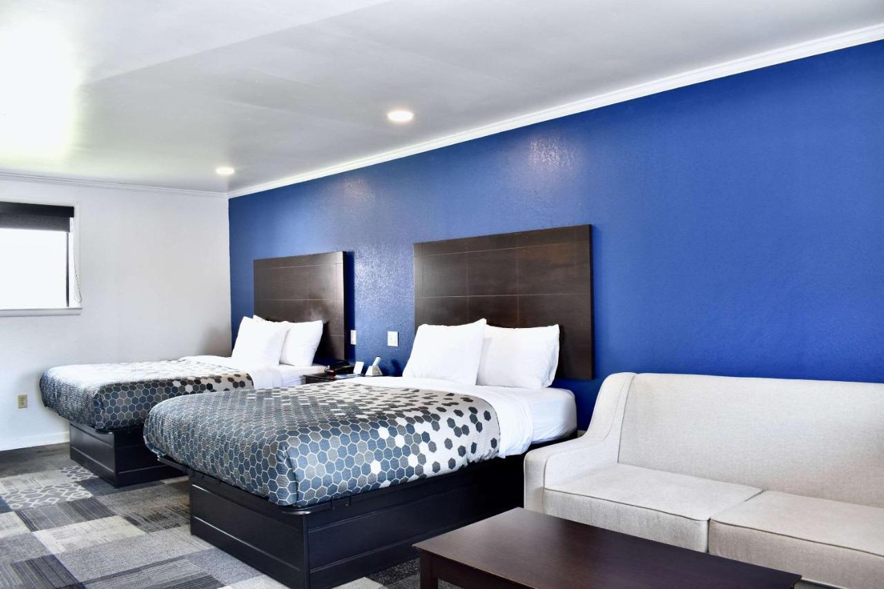 Rodeway Inn Swainsboro Екстериор снимка