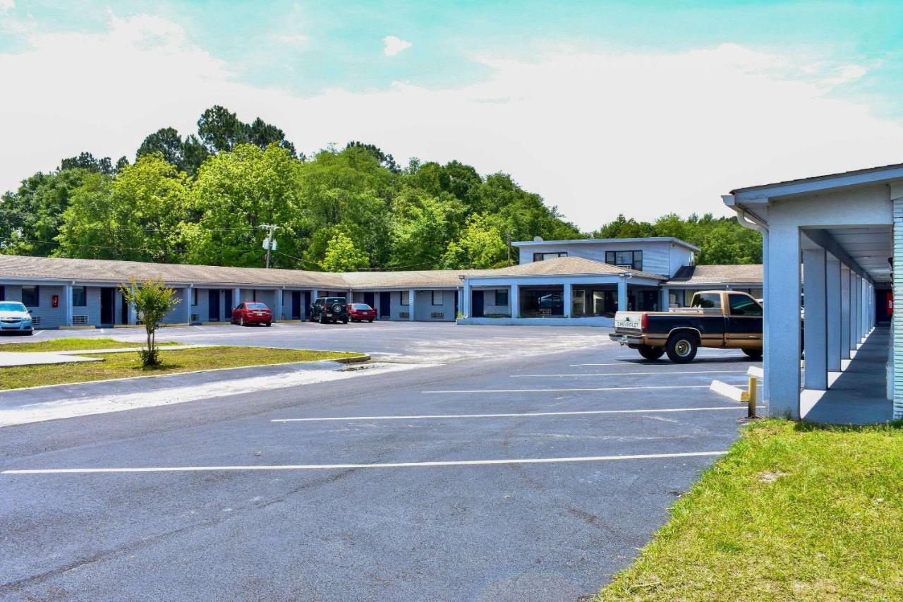 Rodeway Inn Swainsboro Екстериор снимка