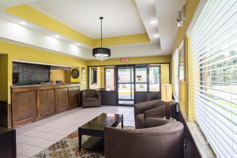 Rodeway Inn Swainsboro Екстериор снимка
