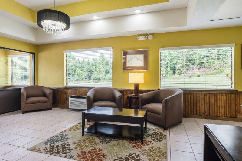 Rodeway Inn Swainsboro Екстериор снимка