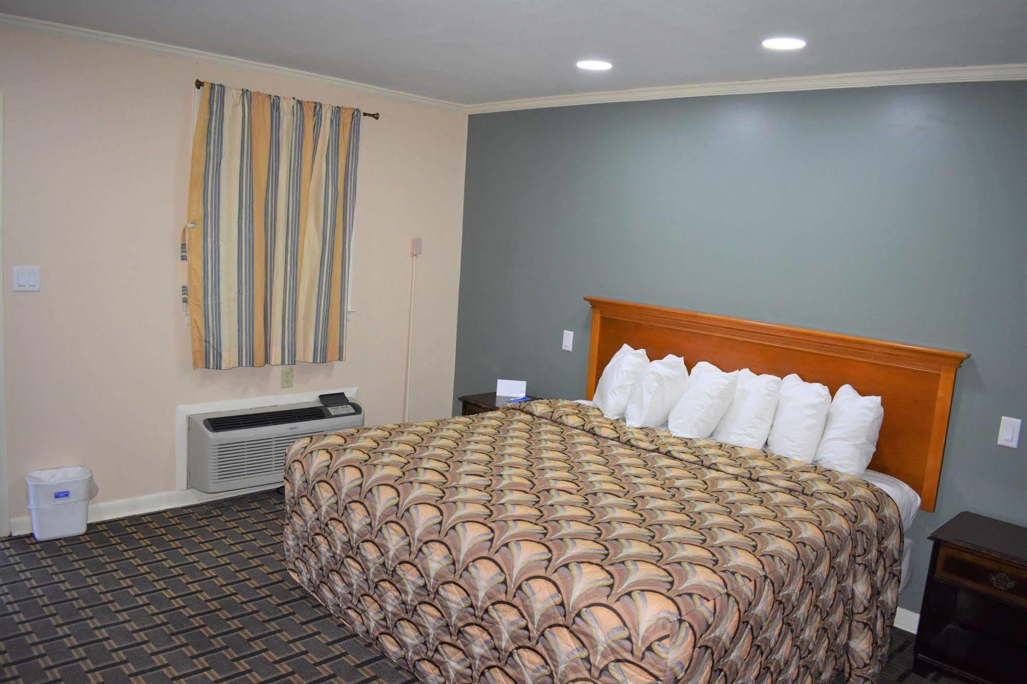 Rodeway Inn Swainsboro Екстериор снимка