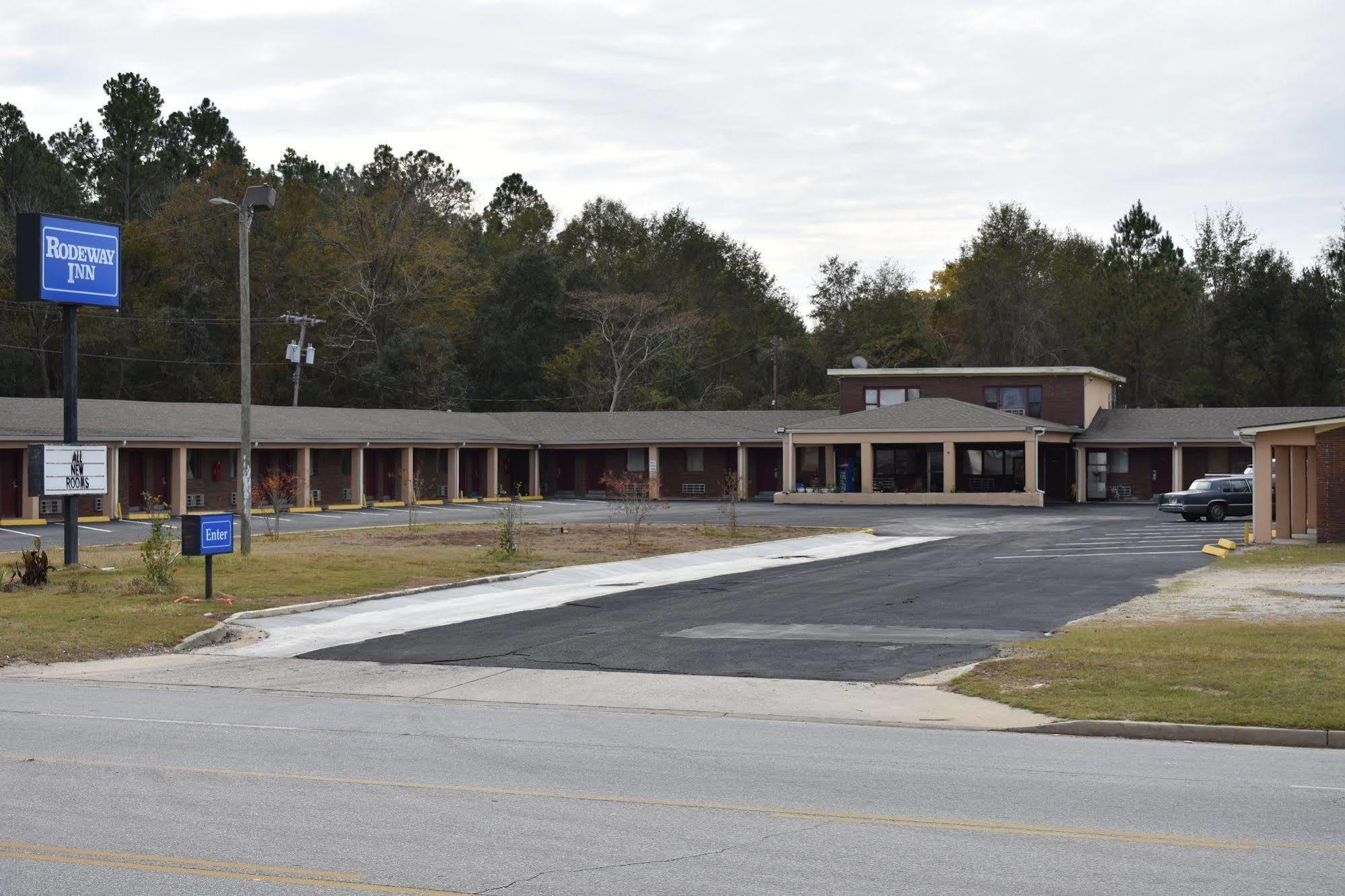 Rodeway Inn Swainsboro Екстериор снимка
