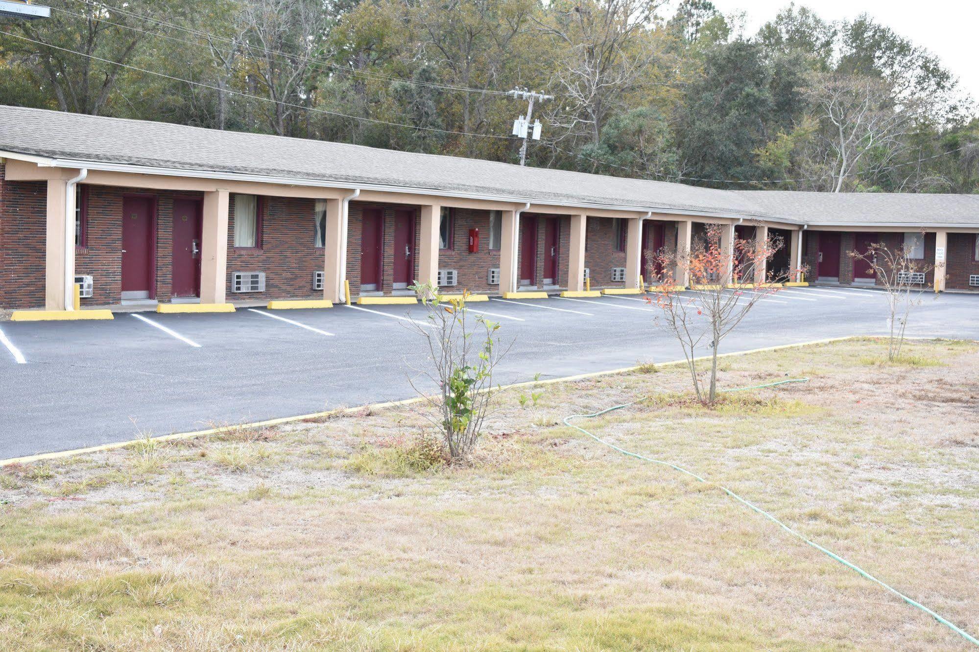 Rodeway Inn Swainsboro Екстериор снимка