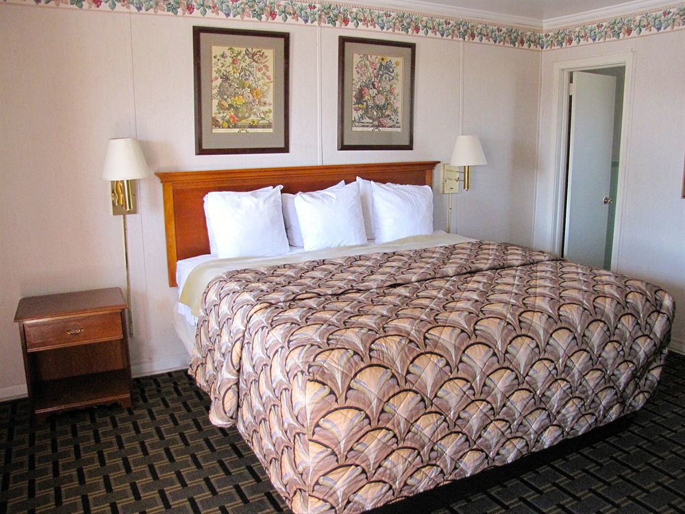 Rodeway Inn Swainsboro Екстериор снимка