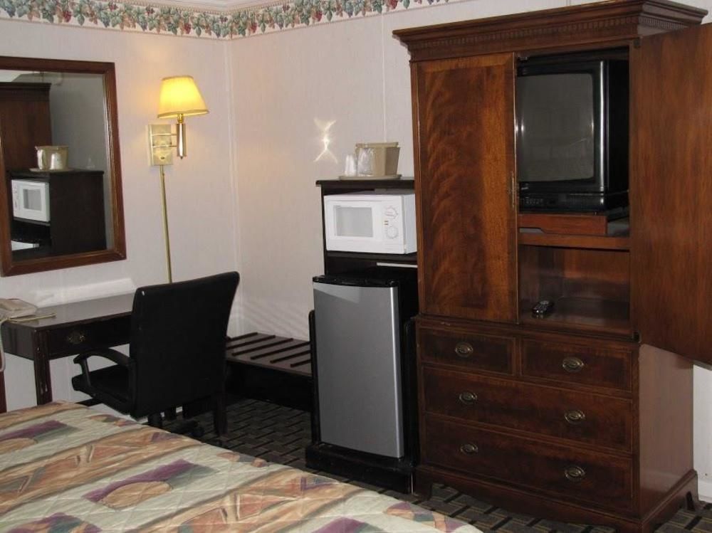 Rodeway Inn Swainsboro Екстериор снимка