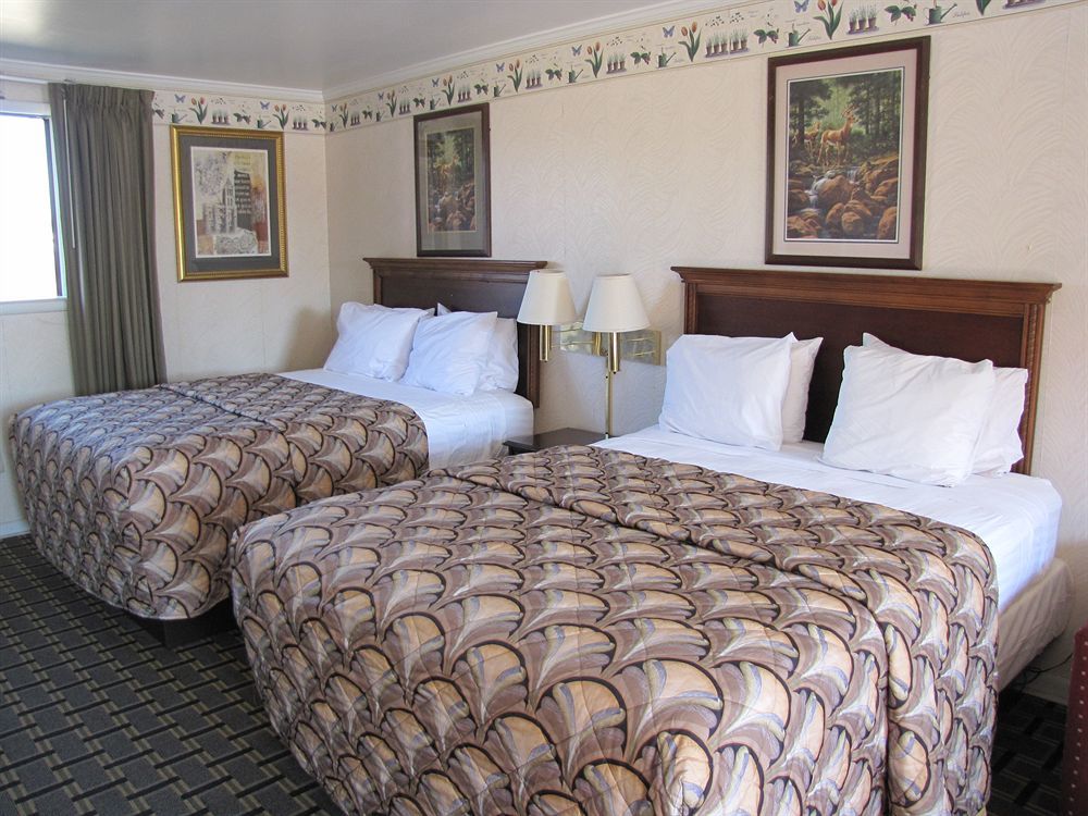 Rodeway Inn Swainsboro Екстериор снимка